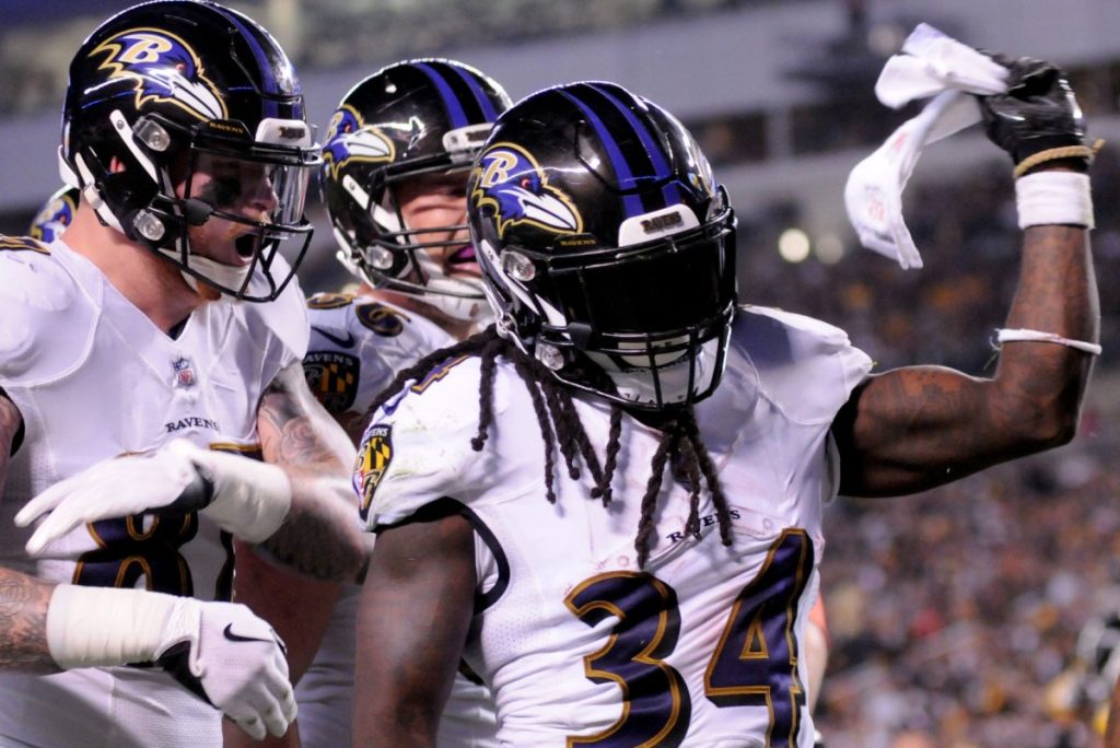 Ex-NFL running back Alex Collins dies in Florida motorcycle crash